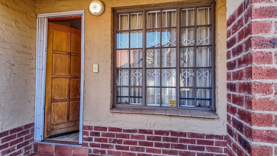 3 Bedroom Property for Sale in Azalea Park North West